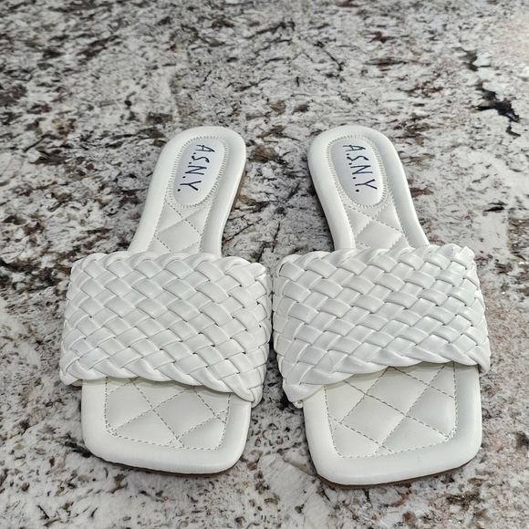 ASNY white Sandals - Picture 1 of 5